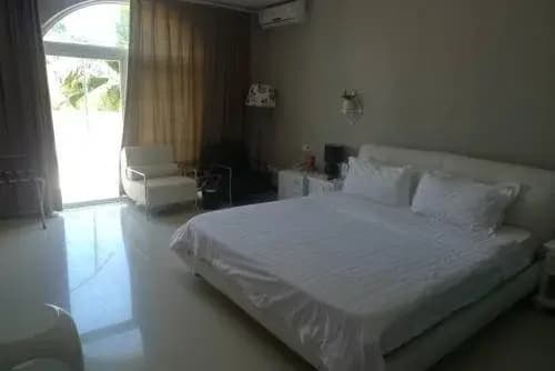 Golden Beach Villa Sanya - Санья