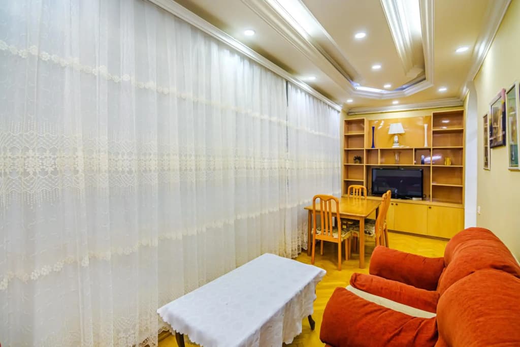 M Estate. Targovu. Nizami Street 4 room. (021). - Баку
