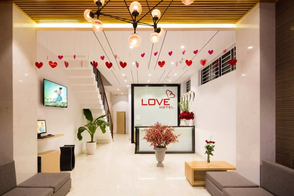 Love Hotel - Нячанг