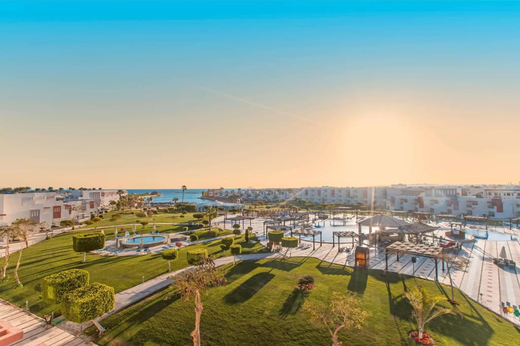 SUNRISE Crystal Bay Resort - Хургада