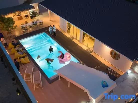 De Beach pool villa.  New Villa 3 min walk from the beach 5 rooms - Паттайя