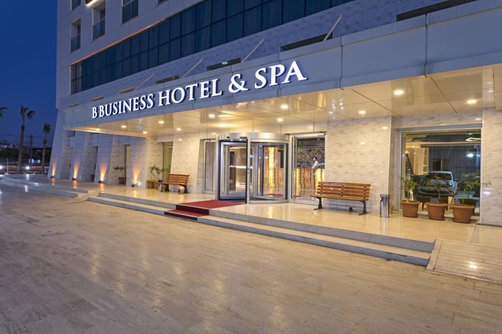 B Business Hotel & Spa - Анталья