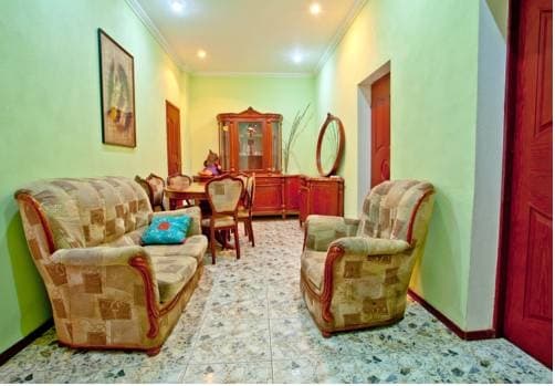 Status 1 Apartments - Ялта