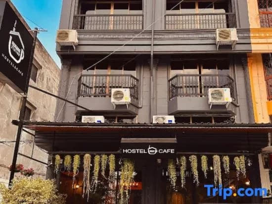 Friends Station Hostel Cafe - Паттайя