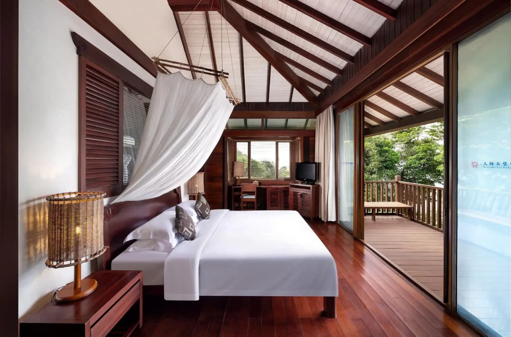 Yalong Bay Earthly Paradise Birds Nest Resort - Санья