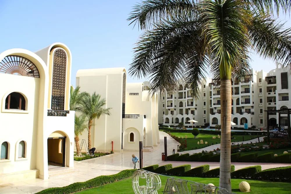 Beachfront in 5 Star Hotel With Reef Hurghada - Хургада