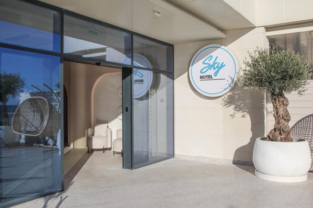 Sky Hotel (Скай) - Ялта