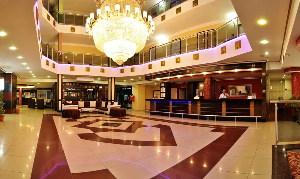 First Class Hotel - Аланья