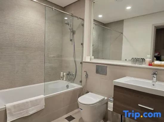 Yas Island Studio, Near F1, Waterpark/Ferrari View - Абу-Даби