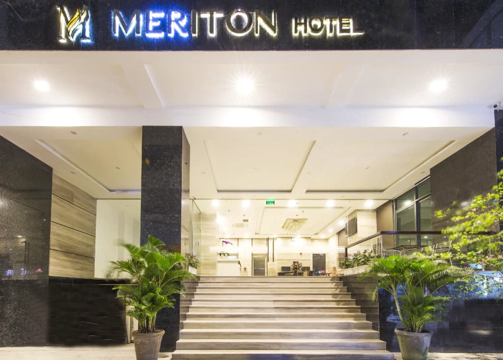 Meriton Hotel - Нячанг