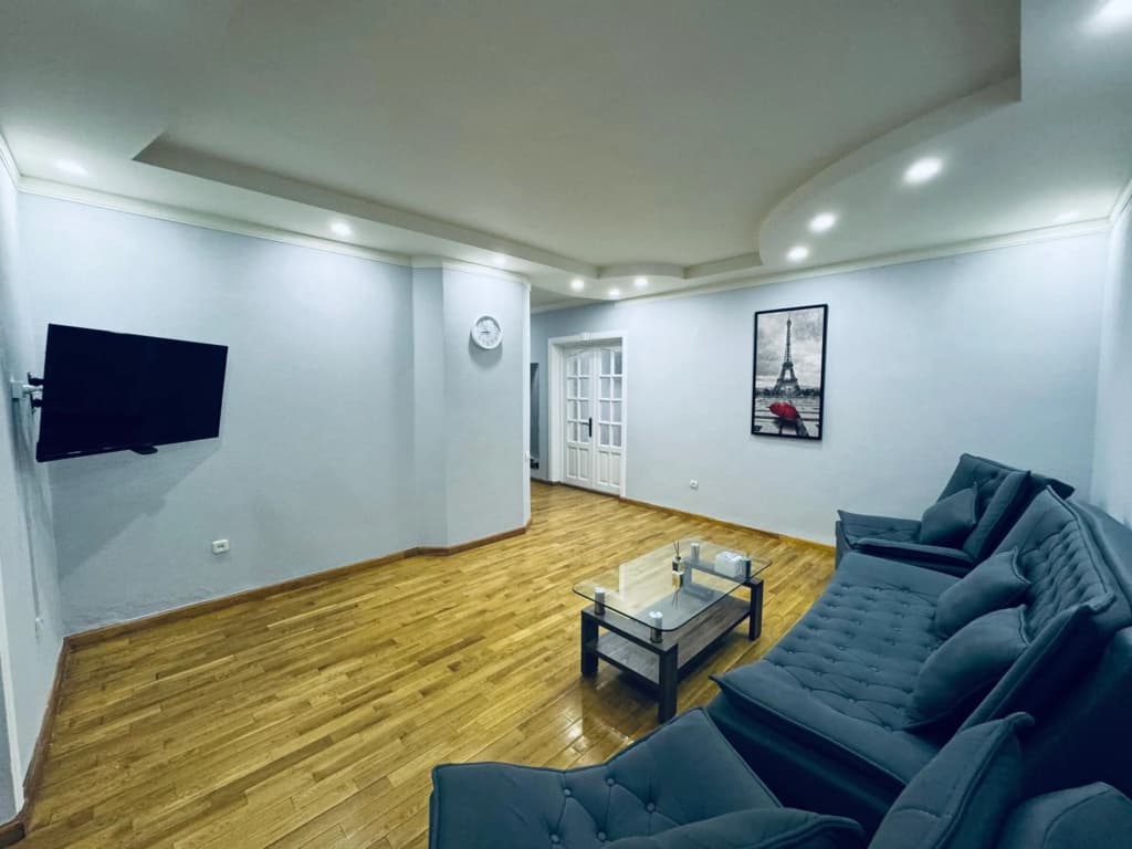 Luxury Apartment In The Center With 4 Rooms - Ташкент
