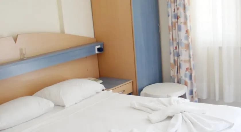 Blue Hotel - Тургутрейс