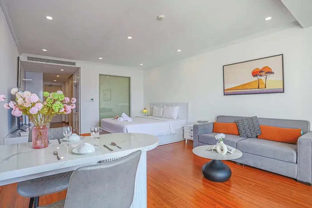 Gold Coast Apartment - Luxe & Oceanfont - Нячанг