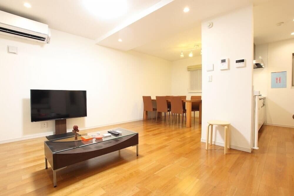 Shinjuku House Hotel - Токио