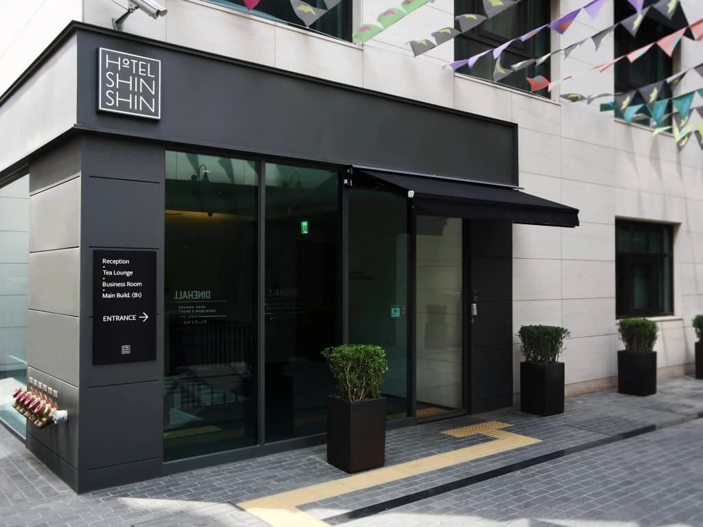 Seoul Hotel ShinShin Myeongdong - Сеул