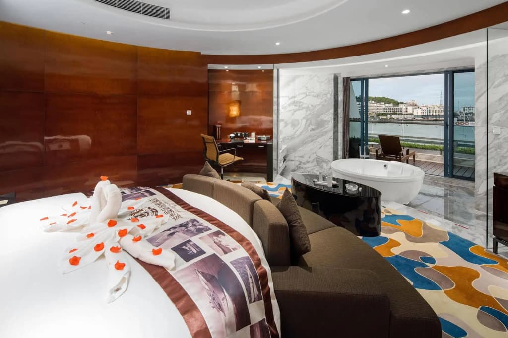 Sanya Visun Royal Yacht Hotel - Санья