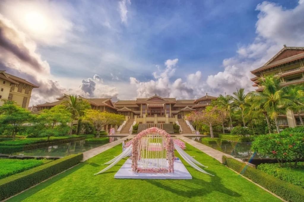 Отель The Ritz-Carlton Sanya Yalong Bay - Санья