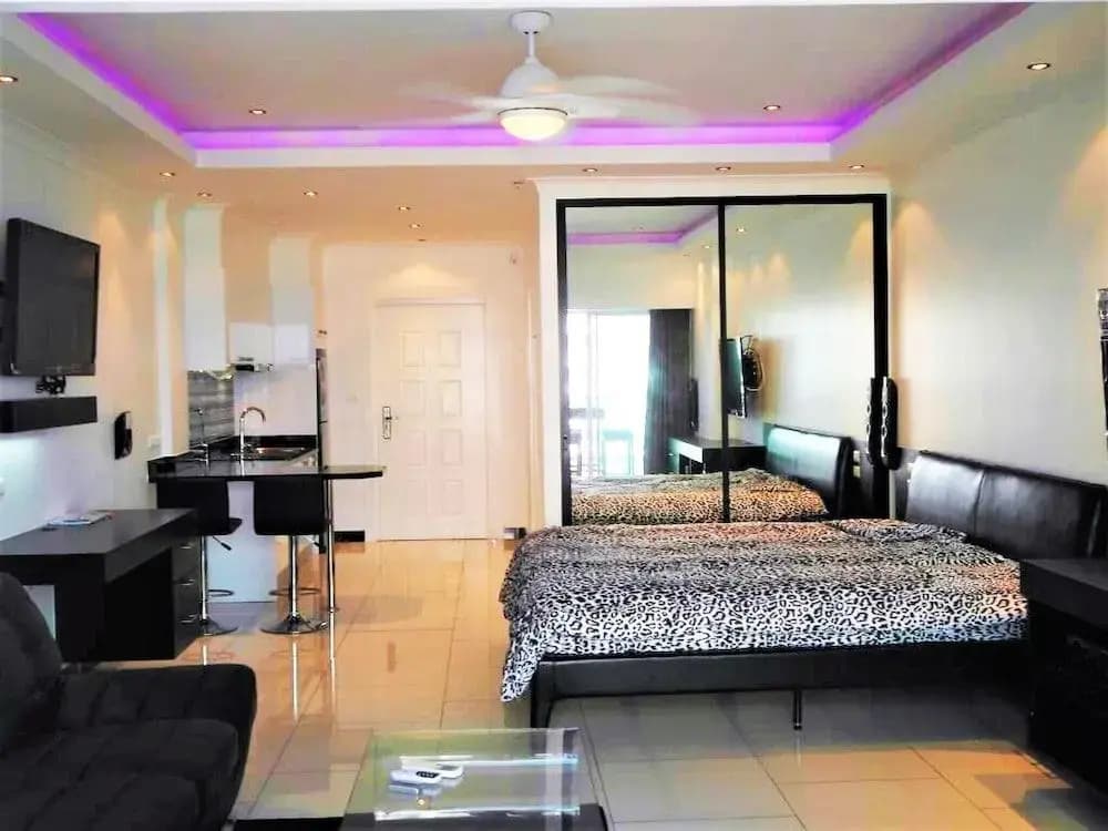 View Talay 8 Large Studio Apartment With sea View Pattaya - Паттайя