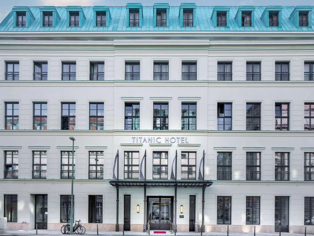 TITANIC Gendarmenmarkt Berlin - Берлин