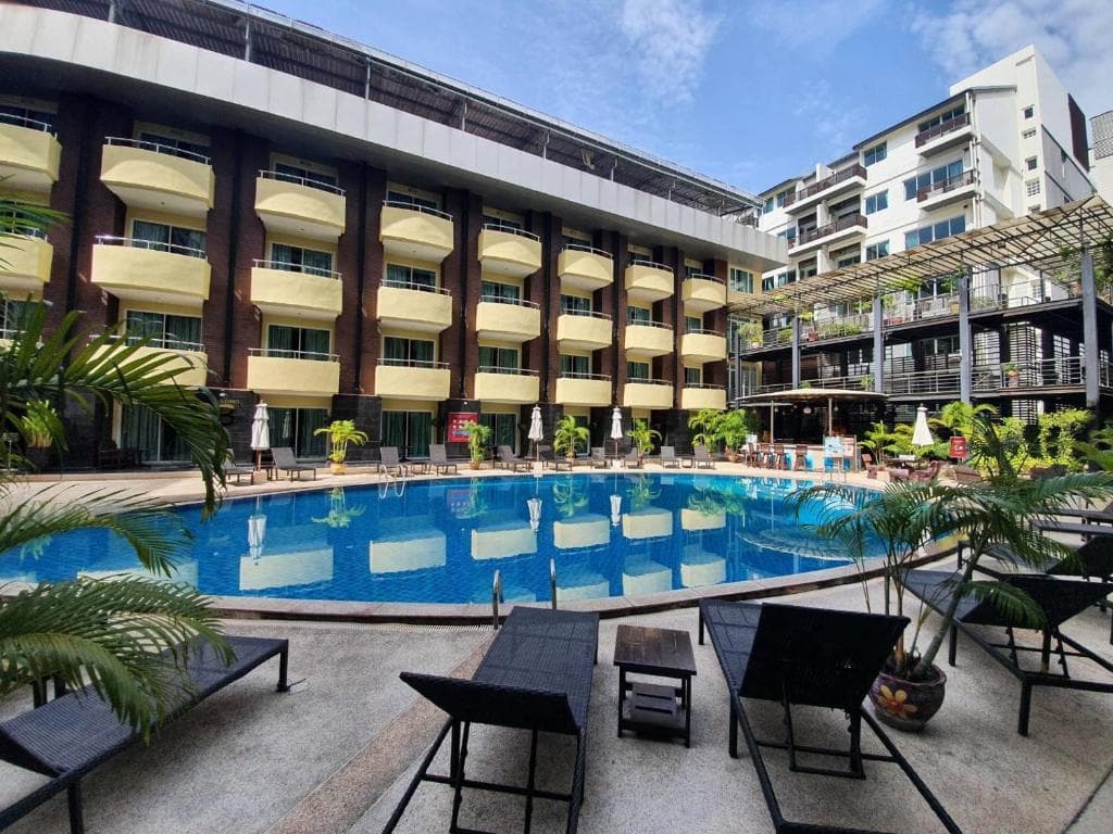 Baron Beach Hotel - Паттайя