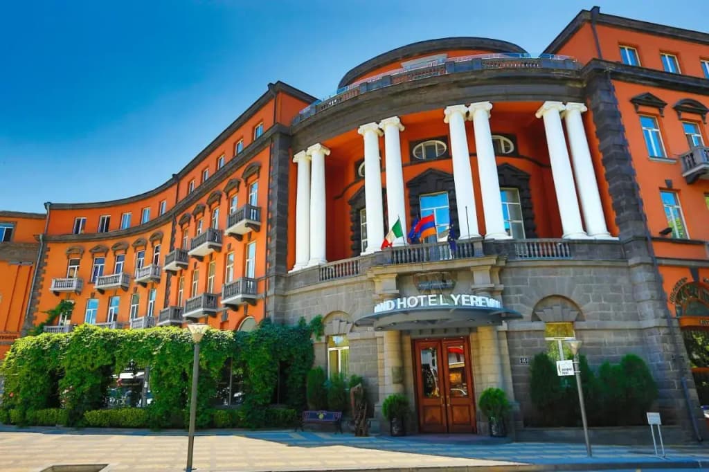 Отель Grand Hotel Yerevan - Ереван