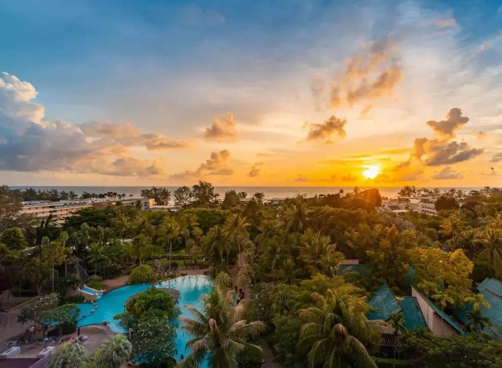 Paradox Resort Phuket - Карон