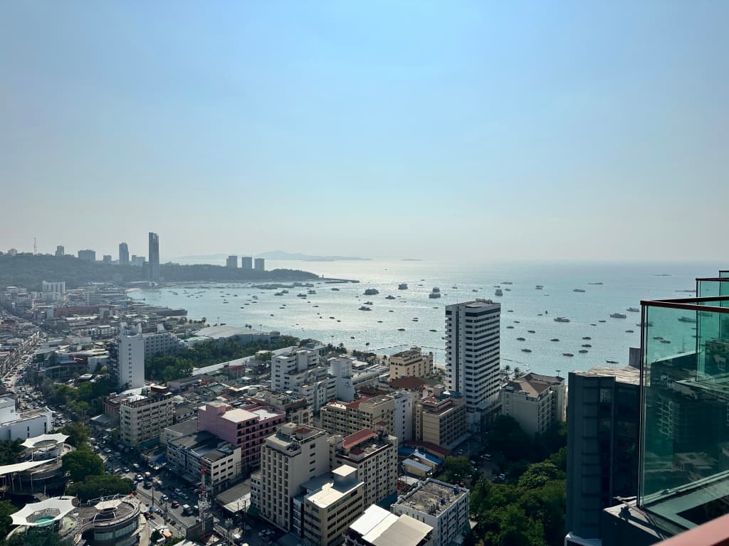 Апартаменты апарт- отеле Edge Central Pattaya new condos Base updated version - Паттайя