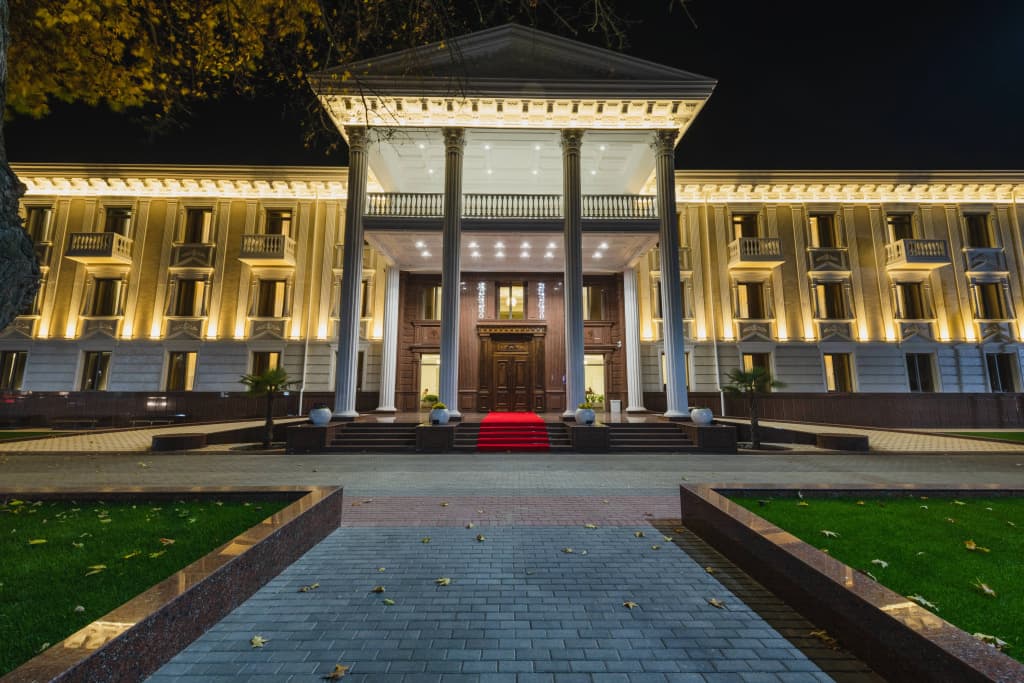 Отель Zarafshon Parkside Hotel - Самарканд