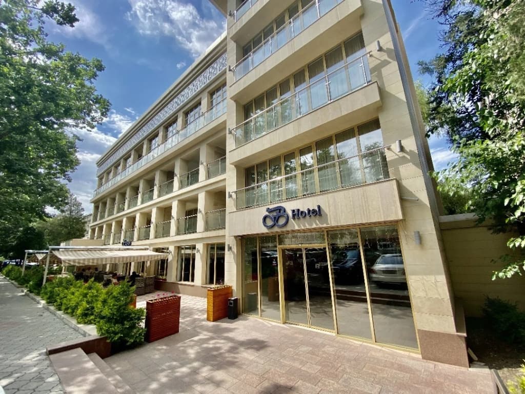 Отель B Hotel Bishkek - Бишкек