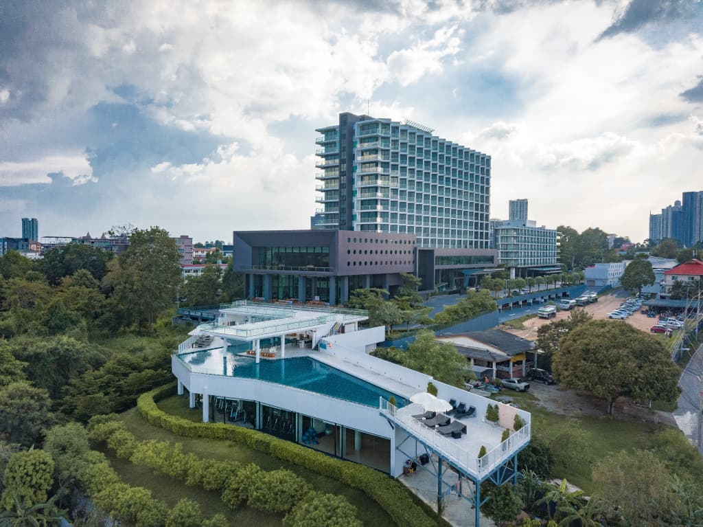 Tsix5 Phenomenal Hotel - Паттайя