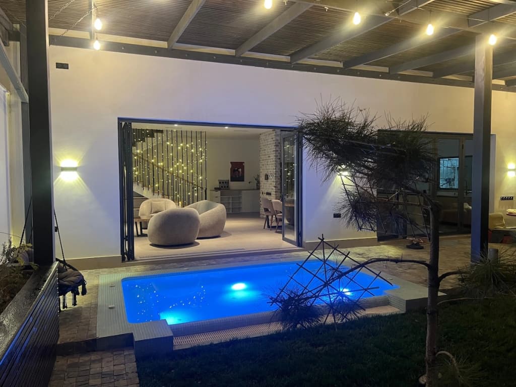 Вилла HiTech Oasis Loft with Outdoor Jacuzzi - Ташкент