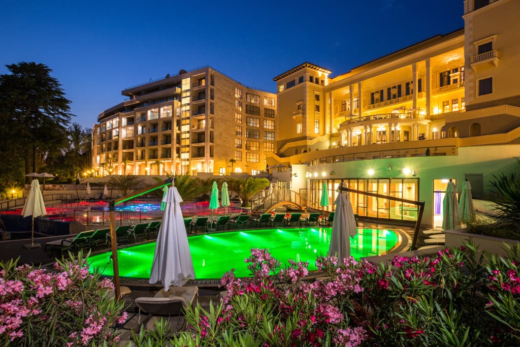Отель Swissôtel Resort Sochi Kamelia - Сочи