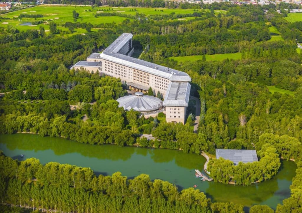 Hotel Swissôtel Wellness Resort Alatau Almaty - Алматы