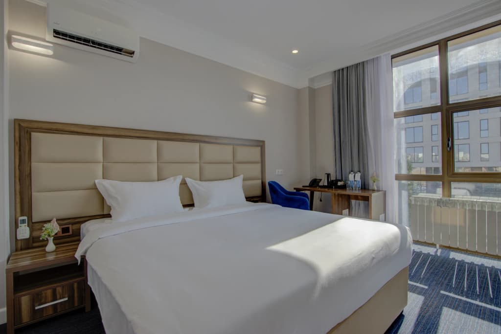 Resident Hotel - Бишкек