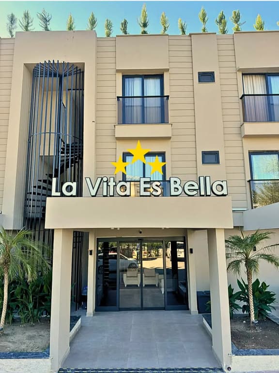Отель La Vita Es Bella - Анталья