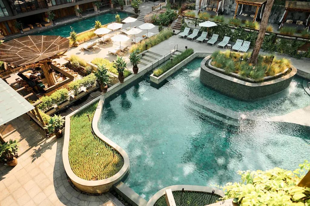 Курортный отель Dinso Resort & Villas Phuket, Vignette Collection by IHG - Патонг