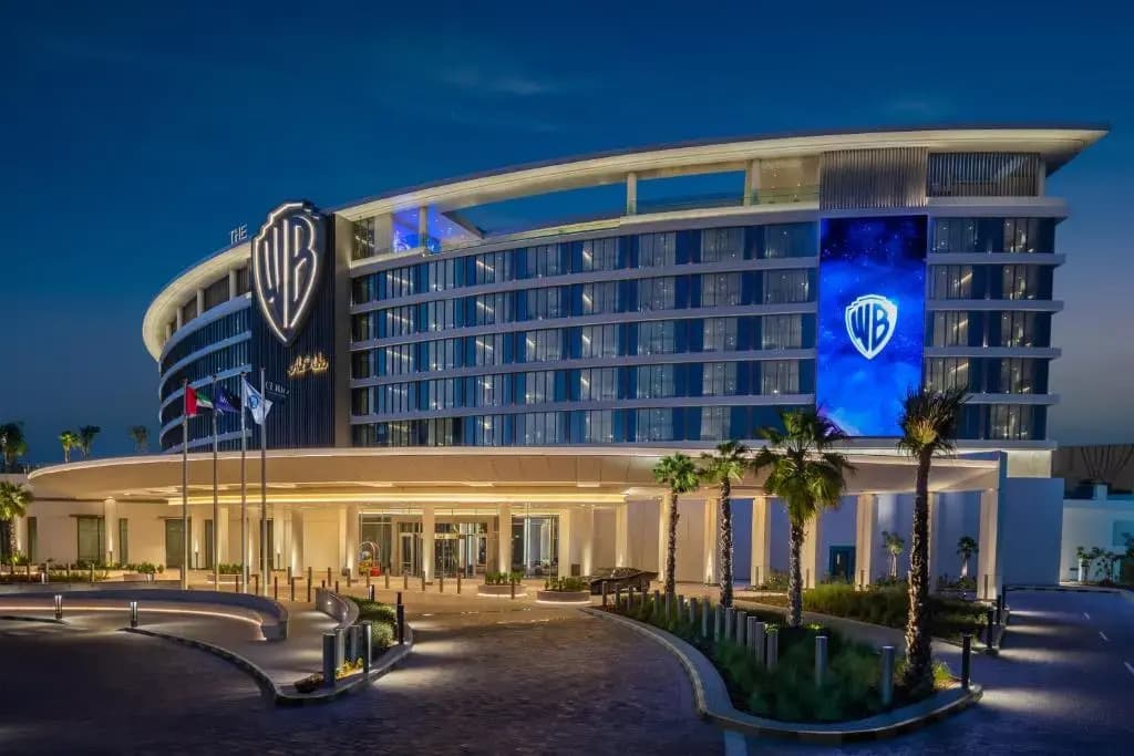 Отель The WB Abu Dhabi, Curio Collection by Hilton - Абу-Даби