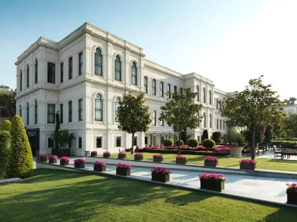 Four Seasons Hotel Istanbul at the Bosphorus - Стамбул