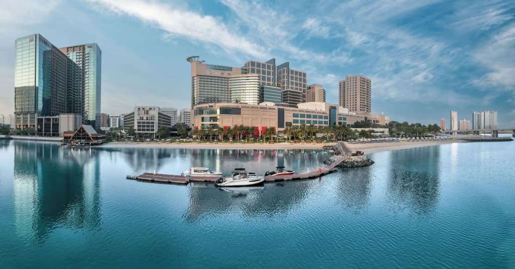 Beach Rotana Hotel - Абу-Даби