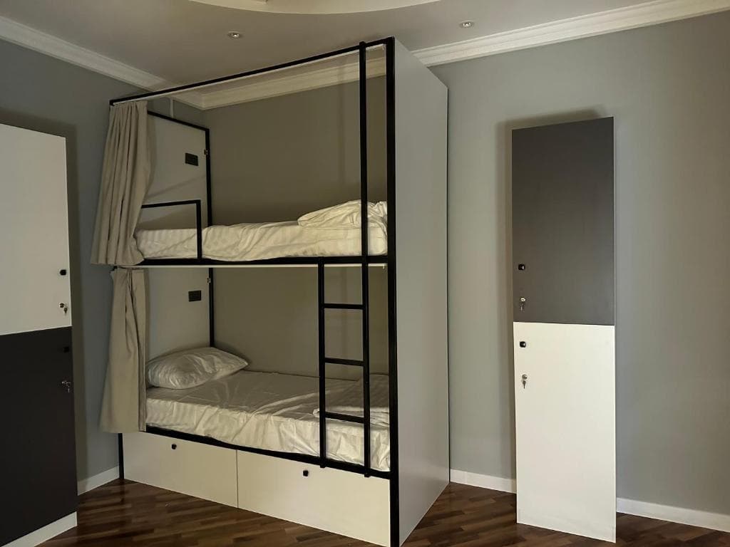 Bish Hostel - Бишкек