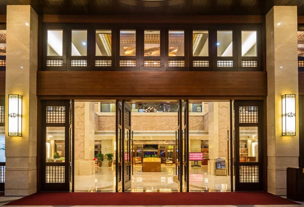 Sanya KT Wangfu Conference Resort Hotel - Санья