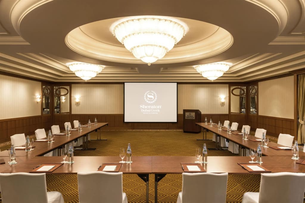 Sheraton Dubai Creek Hotel & Towers - Дубай