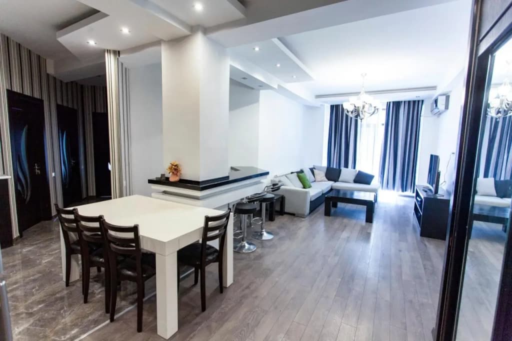 Tbilisi City Center Luxury Apartment #14 - Тбилиси