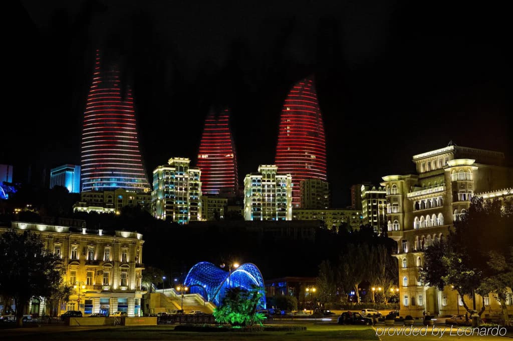 Отель Fairmont Baku at the Flame Towers - Баку