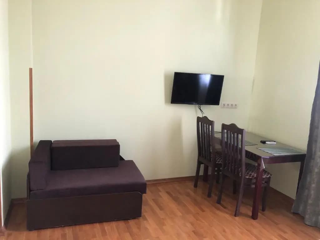 Lora Guesthouse - Гагра