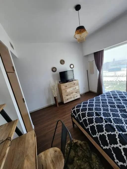 Cozy 1BR in Iconic Tower - Абу-Даби