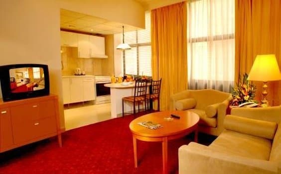 Golden Tulip Delma Suites - Абу-Даби