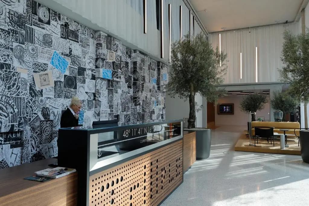 Triiiple Suites Level 22 mit Balkon und Tiefgarage - Вена