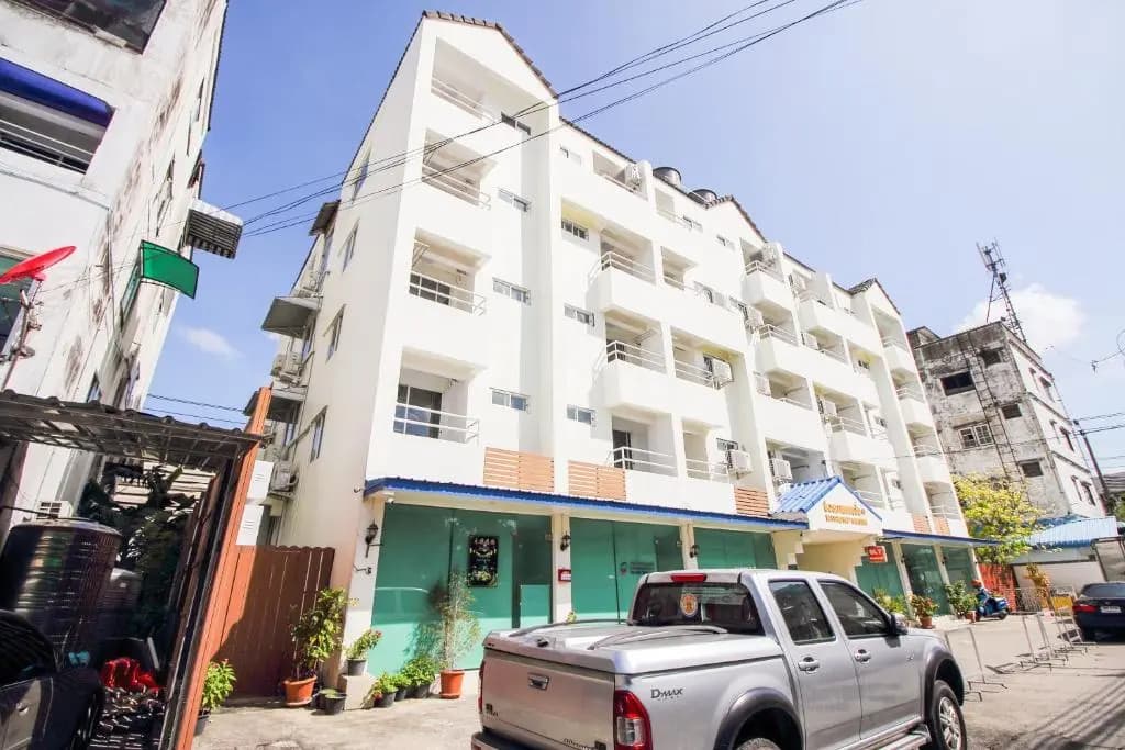 SLT Apartment Bangkok - Бангкок