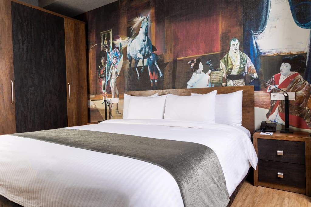 Theory Hotel - Тбилиси